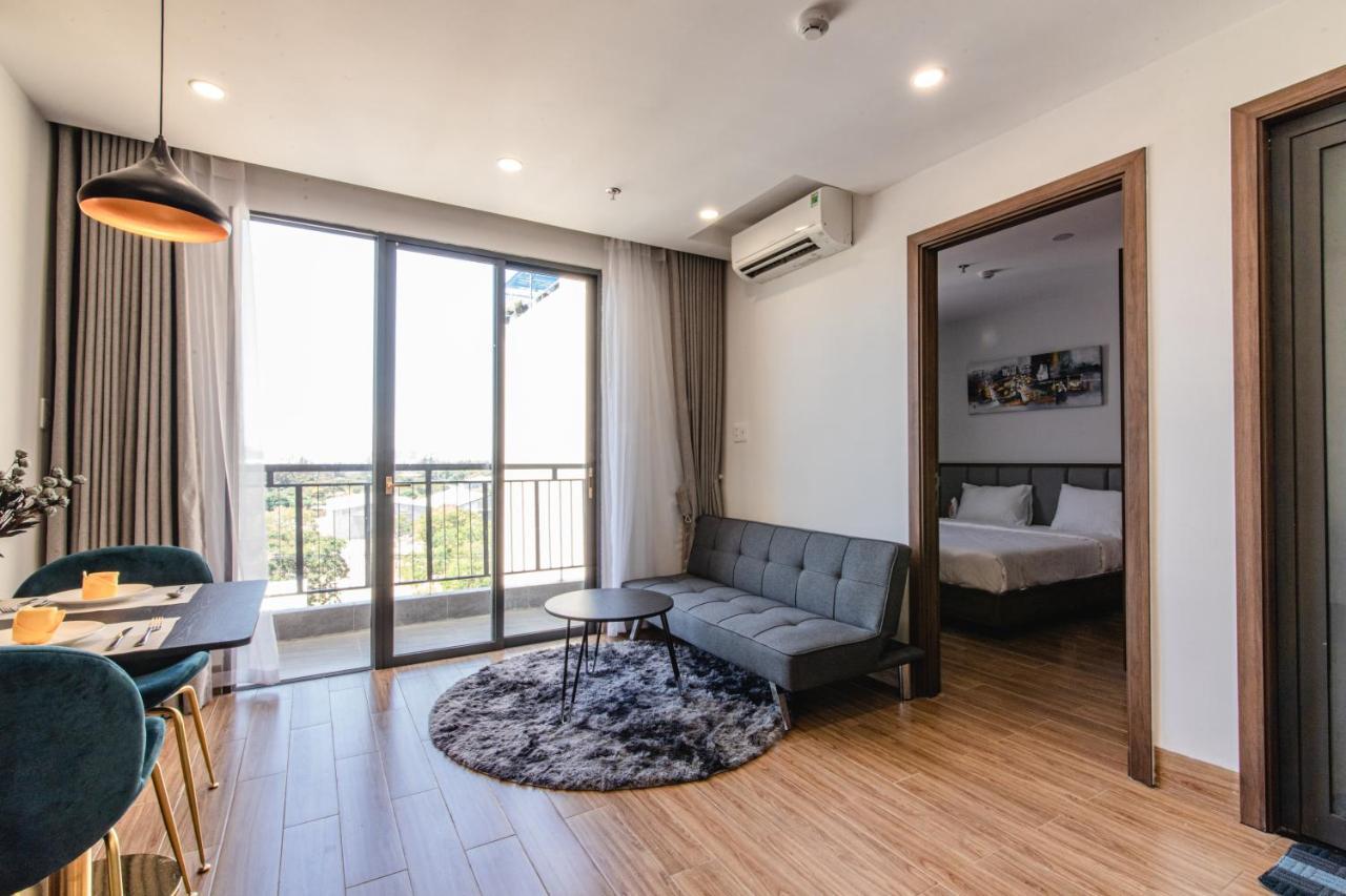 Laurel Da Nang