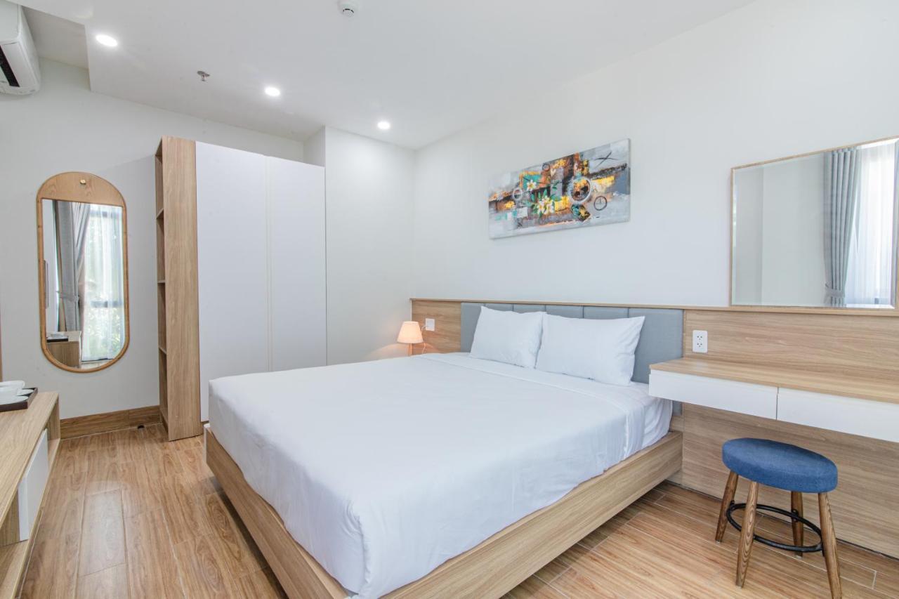 Laurel Apartment *