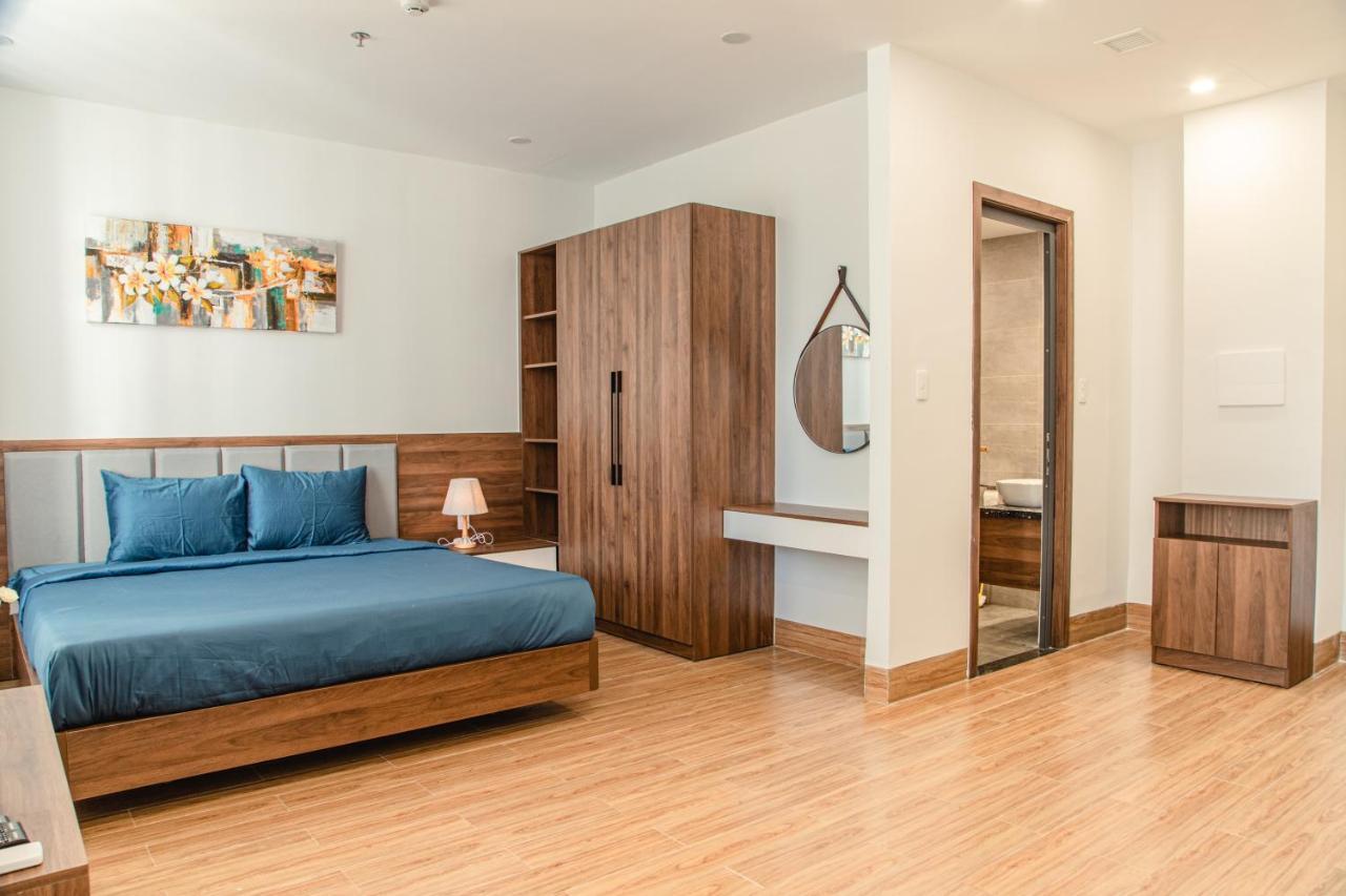 Laurel Apartment *